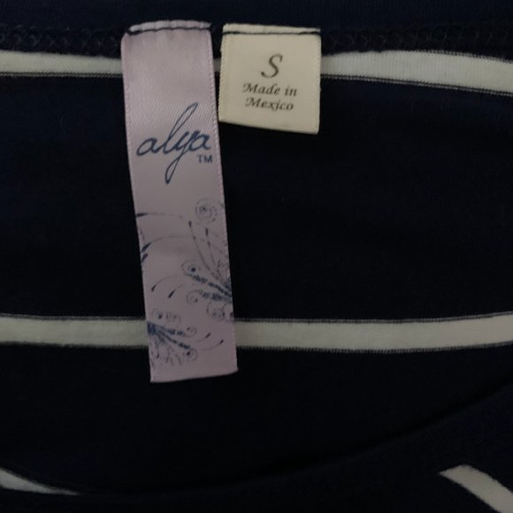 NWOT Alya Navy Stripe Top Size Small - Picture 2 of 4